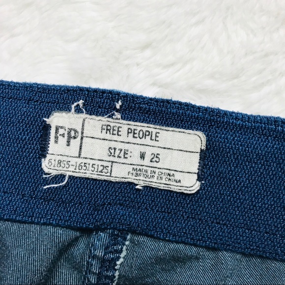 Free People light wash jeans - Picture 6 of 7